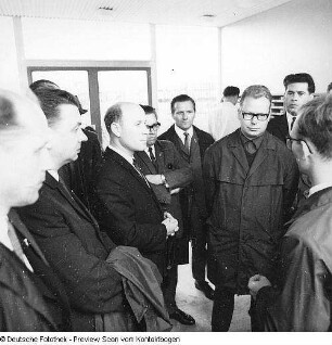 Regierungsdelegation aus der Mongolei (Mongolische Republik) - Steingutwerk; Italiener (Togliattistraße); VAR (Vereinigte Arabische Republik) Vicepräsident Ibrahim; Schwedisches Kom. ZK Mitglied; Kosmonaut Leonow; Französische Kommunalpolitiker; Jegorow bei Ardenne