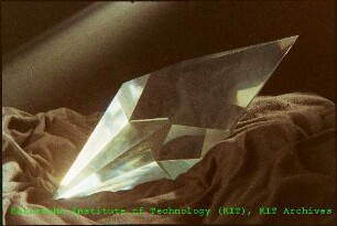Plexiglaskristall der Hauptwerkstatt (HW) der Hauptabteilung Betriebstechnik (HBT)