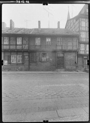 Quedlinburg, Marktkirchhof. Wohnhäuser. Straßenfront