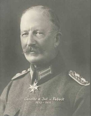 Max von Fabeck, General der Infanterie, Kommandeur XIII. Armeekorps von 1913-1915 in Uniform mit Orden, Brustbild in Halbprofil