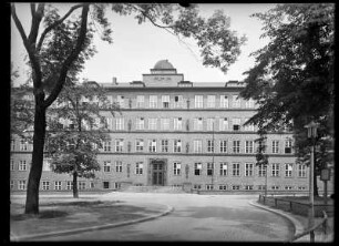 Chemnitz. Realgymnasium, Theresienstraße 129. Straßenansicht