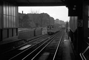 Berlin: U-Bahnhof Hollendorfplatz; Blick zum Wittenbergplatz