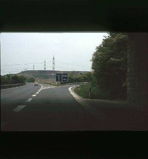 Einfahrt in Kreisel Nordwest (Weinheim Richtung Heidelberg) von Hauptfahrbahn Nord der A659 (Weinheim Richtung Mannheim)