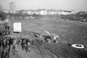 Erster Spatenstich für den Bau der Günther-Klotz-Anlage im Albgrün zwischen Bulacher Kreuz und Kühlem Krug