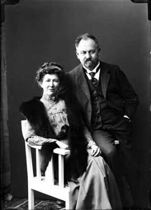 Das Ehepaar Steinhäuser im Fotoatelier