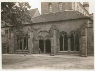 Maulbronn, ehemalige Klosterkirche Sankt Maria : Kloster Maulbronn, Das "Paradies", die Vorhalle der Klosterkirche mit spätromanischen Arkadenfenstern