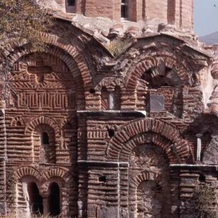 Chios Süd. Panagía Krina. Ziegeldekoration des Außenbaus, 1287