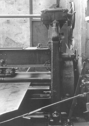 [Bild 21] Biegemaschine (?) : Heidenau (Kreis Pirna), Rudolf-Breitscheid-Straße 29. VEB Elbtalwerk Heidenau. Biegemaschine (?)