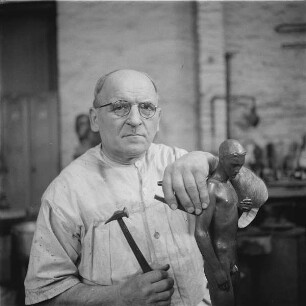 Berlin-Friedenau. Bildgießerei Hermann Noack. Ziseleurmeister