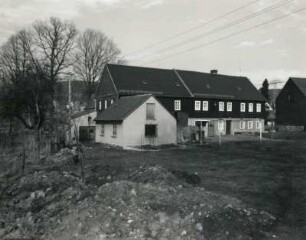 Neukirch (Lausitz), Wiesenstraße 10. Wohnstallhaus mit Scheunenteil (Knochenmühle) (um 1850)