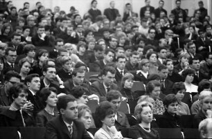 Freiburg: Auditorium Maximum, Immatrikulationsfeier 1962/63, Auditorium mit Studenten