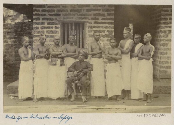 Maharaja de Nilambur avec sa suite