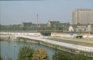 Berlin Friedrichstraße Mauerstreifen Spreeufer Charité elTw Baureihe 475