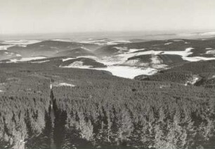 Erzgebirge. Blick vom Auersberg über Talsperre Sosa. Winterbild