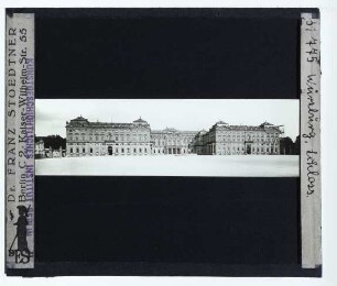 Würzburg, Residenz : Gesamtansicht von der Stadtseite, Ehrenhof