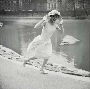 Modeaufnahme, Modell Sondra Peterson (Mademoiselle)