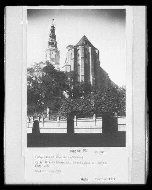 Schweidnitz, Pfarrkirche : Schweidnitz (Swidnica/Polen). Katholische Pfarrkirche Sankt Stanislaus und Wenzel. Ansicht von Ostsüdost