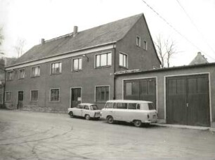 Rechenberg-Bienenmühle, Am Mühlgraben 7. Wohnhaus mit Garagenanbauten