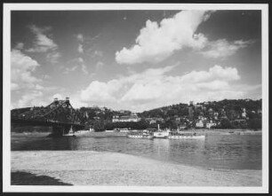 Dresden, Loschwitz und Weißer Hirsch : Dresden-Loschwitz. Stadtteilansicht mit Restaurant "Luisenhof". Blick vom Blasewitzer Ufer über die Elbe mit Loschwitzer Brücke ("Blaues Wunder") und Personen-Seitenraddampfer "Karlsbad" (1898, Werft Blasewitz) nach Norden