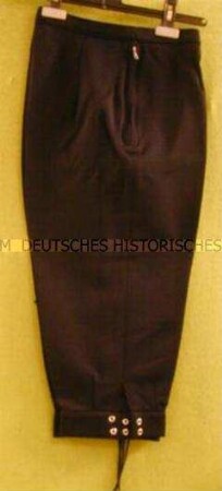 Kniebundhose für weibliche Angehörige des Deutschen Roten Kreuzes der DDR - Bergunfalldienst