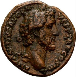 As des Antoninus Pius mit Darstellung von zwei Rundschilden