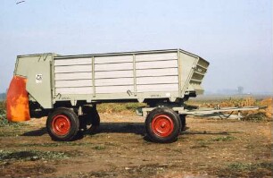 Futterverteilungswagen L 433 und L 433.1