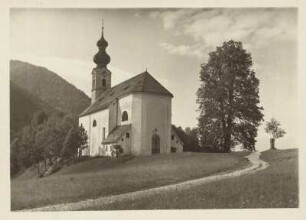 Ruhpolding (Oberbayern). Ansicht der, im 18. Jahrhundert im Stil des Rokoko errichteten, Pfarrkirche St. Georg