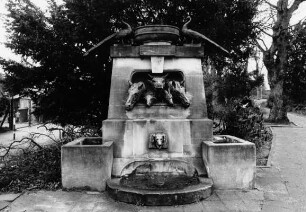 'Tierbrunnen'; Darmstadt, Am Alten Friedhof