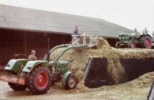 Fotografie: Ein- und Auslagerungstechnik, Maissilage, Flachsilo, Fahrsilo