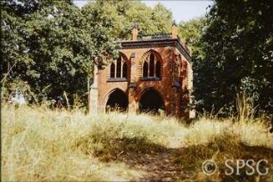 Potsdam, Park Babelsberg, Parkansicht mit Gerichtslaube.