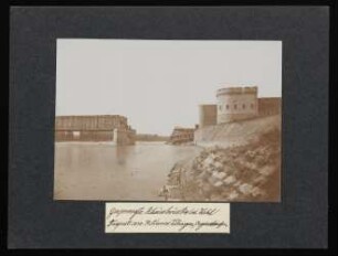 10, Gesprengte Rheinbrücke bei Kehl