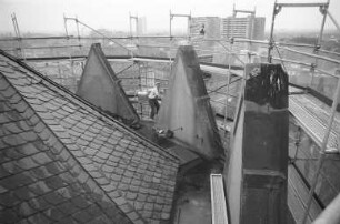 Wiederaufbau der im Zweiten Weltkrieg zerstörten Turmspitze der Christuskirche Karlsruhe