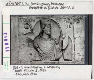 Münster, Dom: Domumgang, Nordseite, Grabplatte Bischofs Dietrich II.