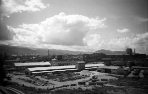 Freiburg: Blick vom Gasometer auf Industriegelände