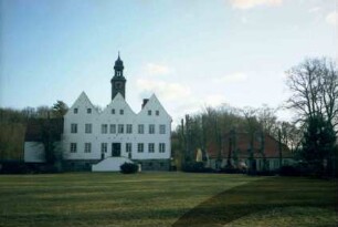 Nütschau: ehemaliges Gut [heute Kloster Nütschau]: links Herrenhaus: rechts Kavalierhaus