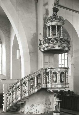 Kanzel : Kanzel. Holz, weiß und golden gefasst. 1666. Haldensleben, Stadtkirche