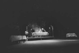 Szenenbilder aus "Der Besuch der alten Dame", tragische Komödie von Friedrich Dürrenmatt. Volksbühne Berlin, 24.02.1965