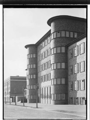 Schule Langenfort (Hamburg-Barmbek): Teilansicht, Vorderfront : SchumacherWV Nr. 258