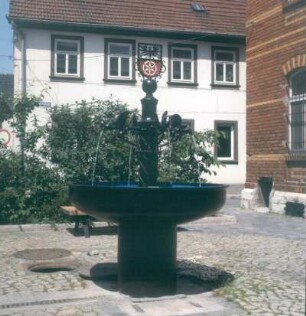 Sömmerda. Brunnen mit Stadtwappen