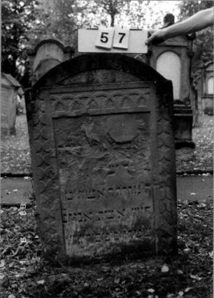 Grabstein 57