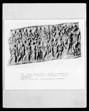 Colonna Traiana — Relief