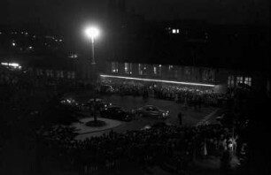 Freiburg: von oben, Hauptbahnhof Vorplatz; beim Empfang des Königs