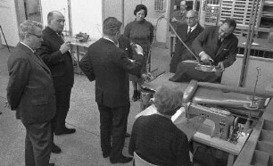 Fachausstellung "Rationalisierung im Schneiderbetrieb" im Landesgewerbeamt.