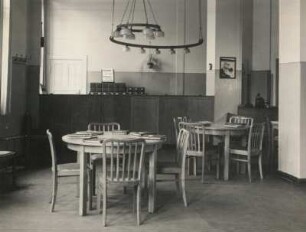 Görlitz, Stadtbücherei, Inneres, Blick in den Ausleihraum