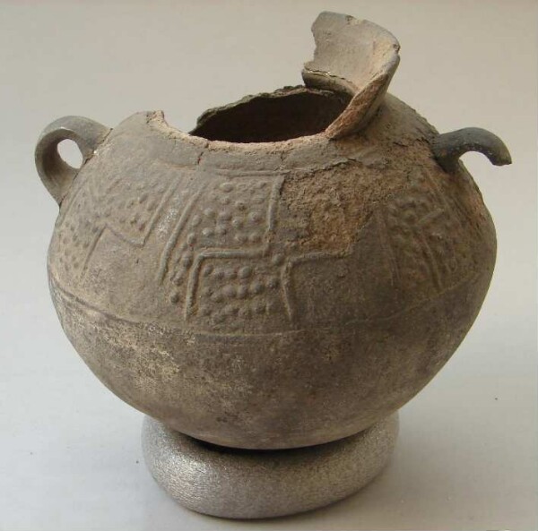 Clay vessel