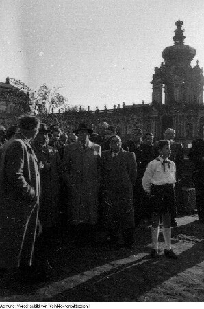 Dresden. Wjatscheslaw Michailowitsch Molotow, Außenminister der UdSSR während seines Besuches in Dresden, Oktober 1954 & Dresden. Besuch Modrows in Dresden, Oktober 1954