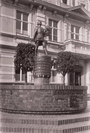 Hanse-Brunnen : Demmin. Hanse-Brunnen (Bronze, Klinker)