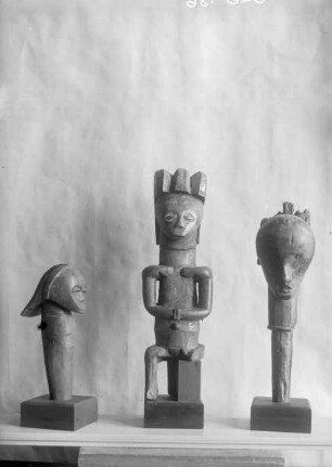 Drei Figuren der Pangwe