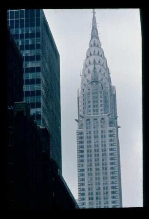 N.Y. Chrysler-Bld. 17.9.77.