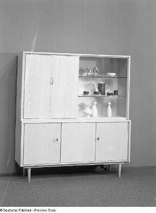 Wohnzimmerschrank